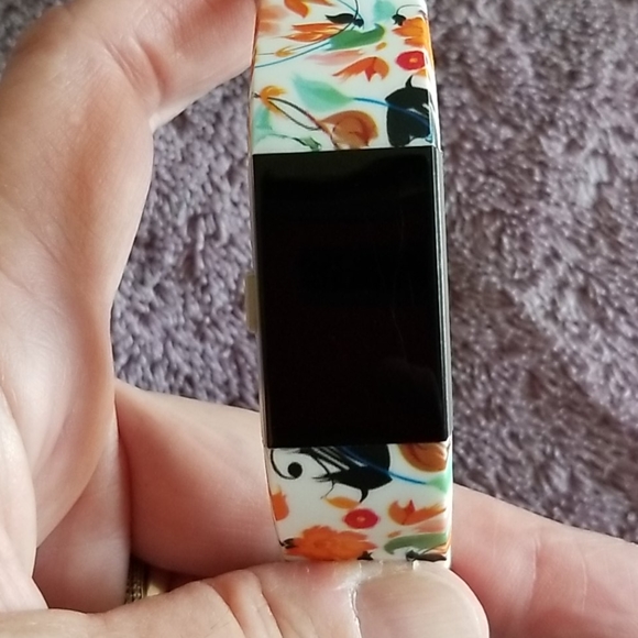 Fitbit Charge 2, Fantastic Shape! - Picture 8 of 8